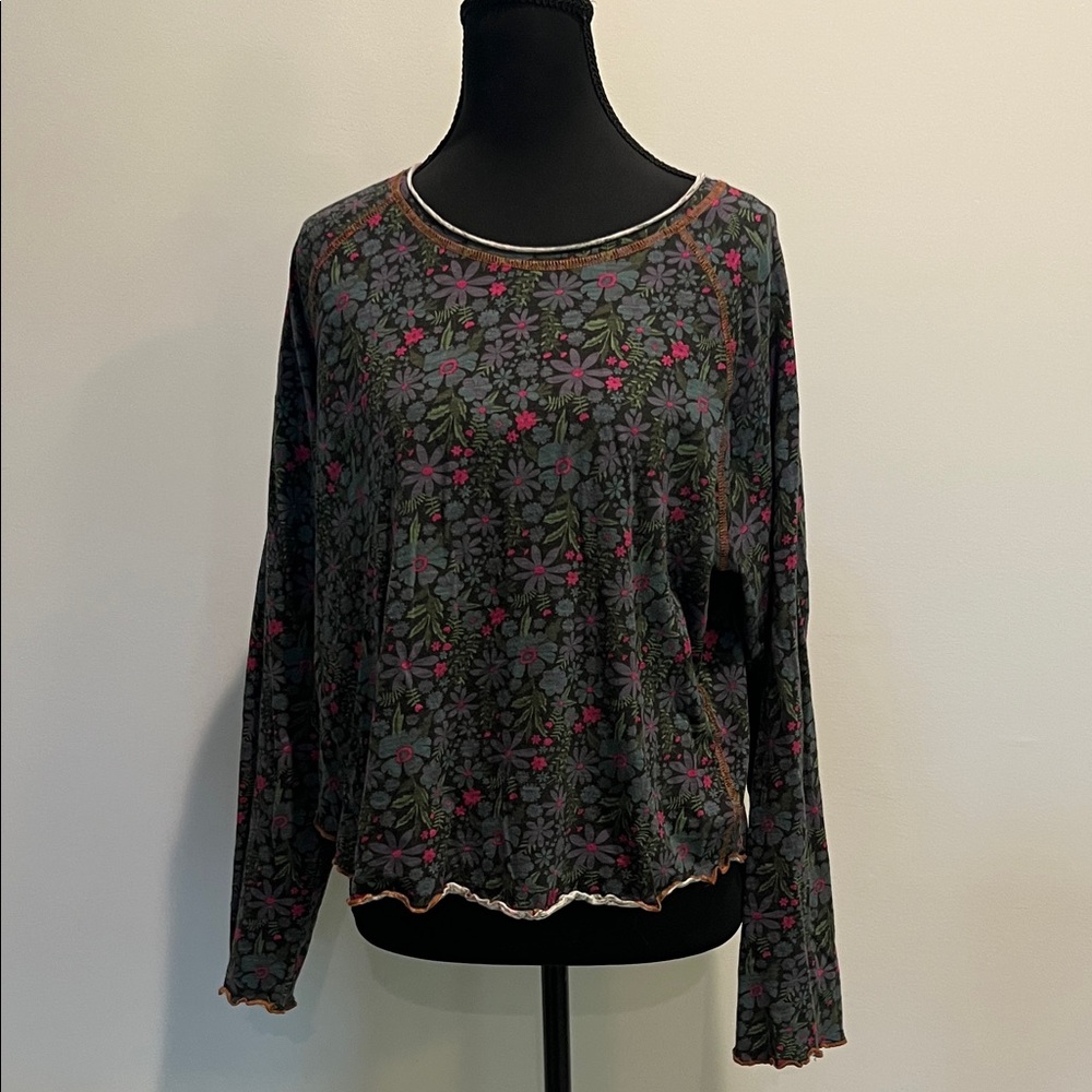 NATURAL LIFE Dark Floral Blouse